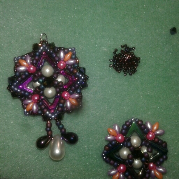 Eva earrings - Picture 1 of 4